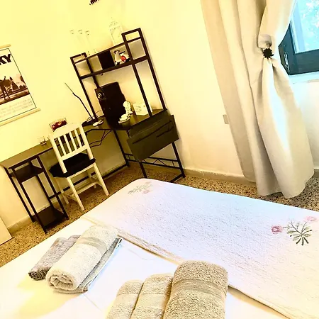 La Casa Di Polly بيت ضيافة بوليكاسترو بوسينتينو